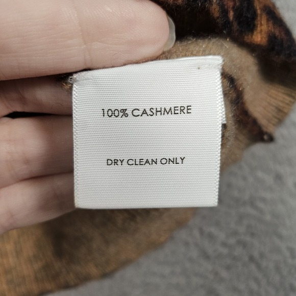 White + Warren Sweater Womens L Leopard Print 100% Cashmere Mob Wife Luxury Top - Picture 3 of 10